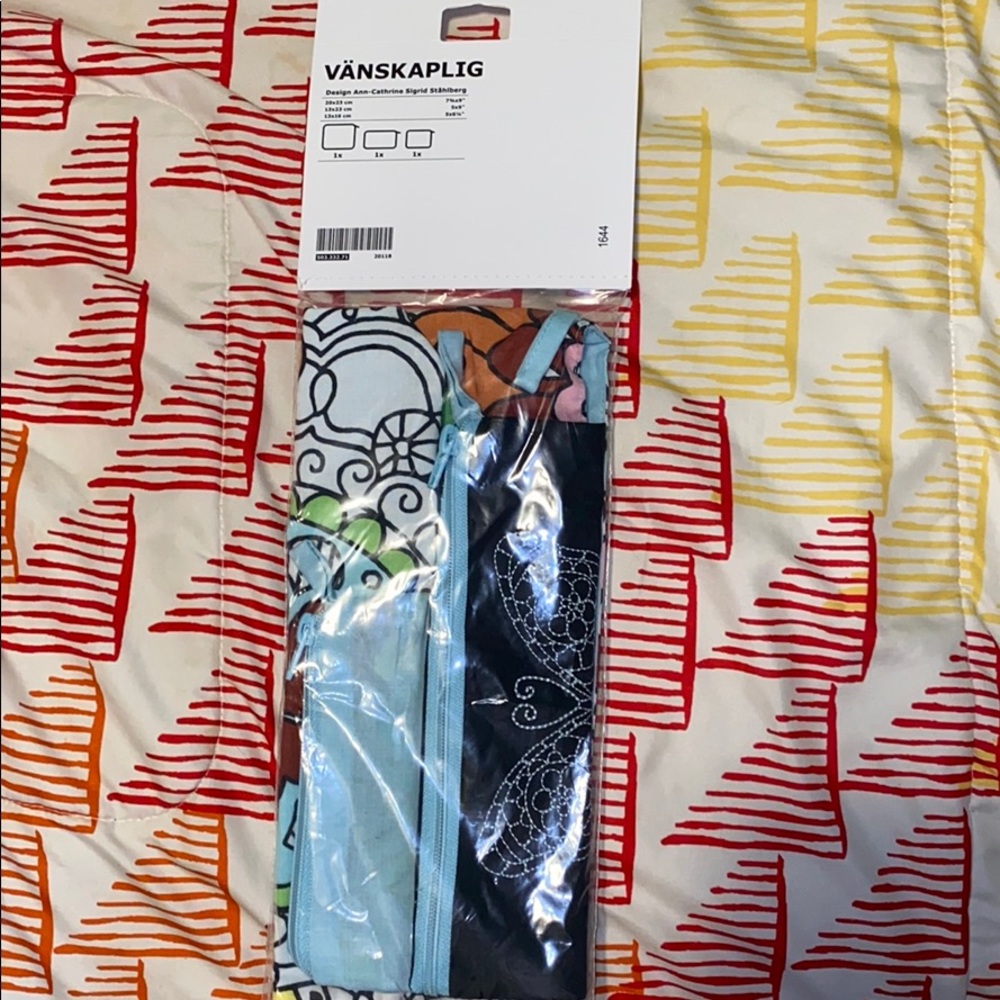 IKEA “vänskaplig” bags